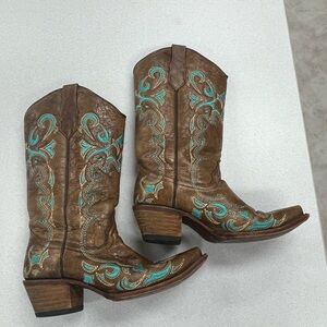 Circle G Brown Leather Western Heeled Boots with Turquoise Embroidery